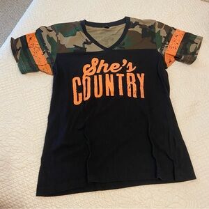 Jason Aldean She’s Country Wonens  V-Neck Short Sleeve T Shirt Medium